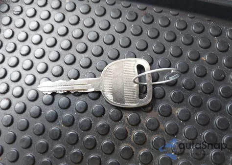 2005 Chevrolet Tahoe Lt z USA, uszkodzony, nr VIN 1GNEK13T25R200738